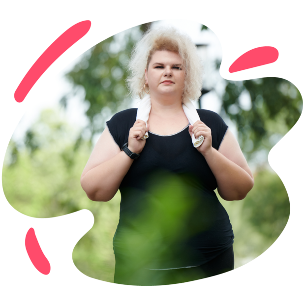 Foto zeigt Kurvige Joggerin im Park